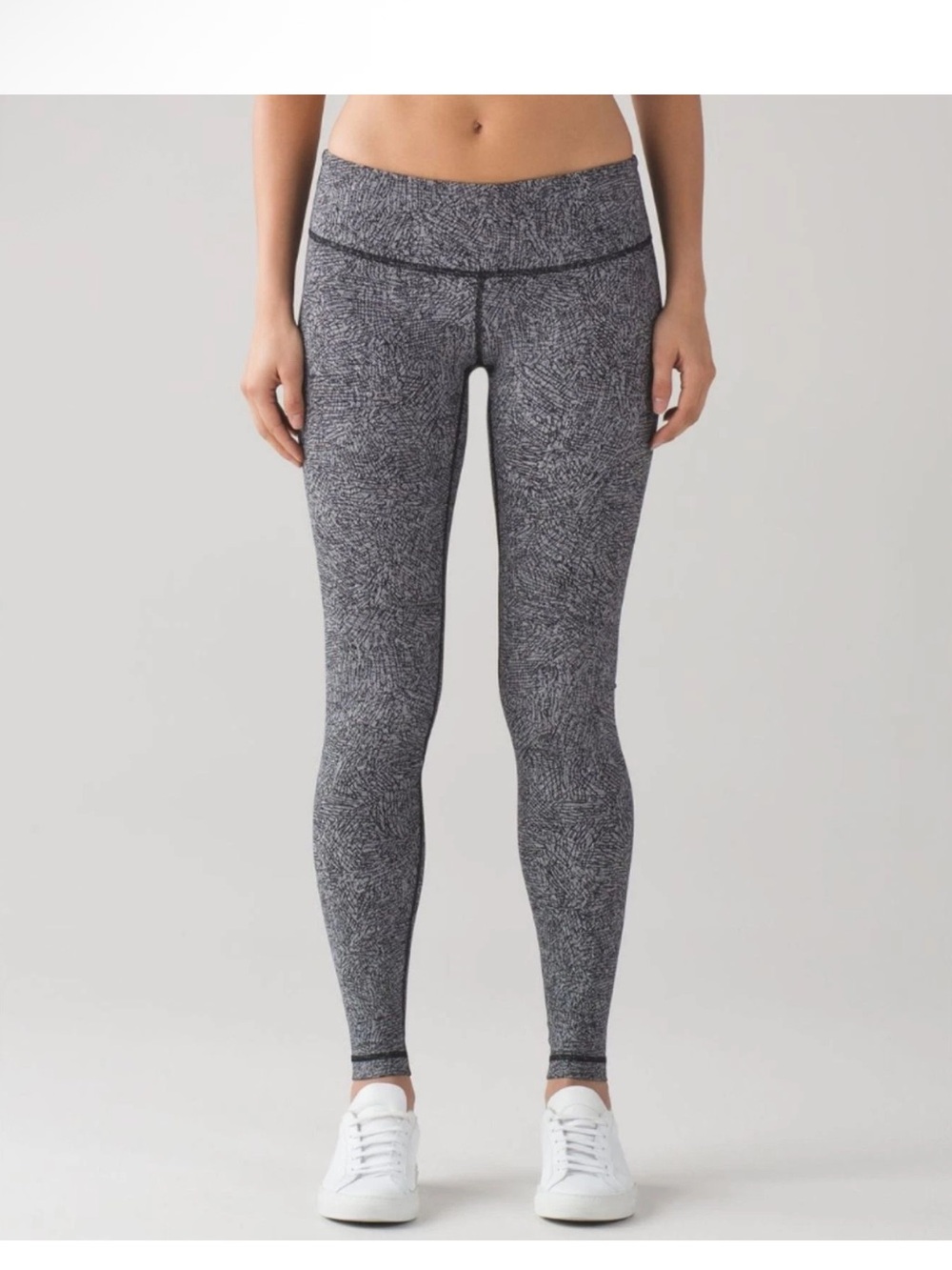 Lululemon Wunder Under Pant Leggings Line Up White Black Printed Size 6 Low Rise